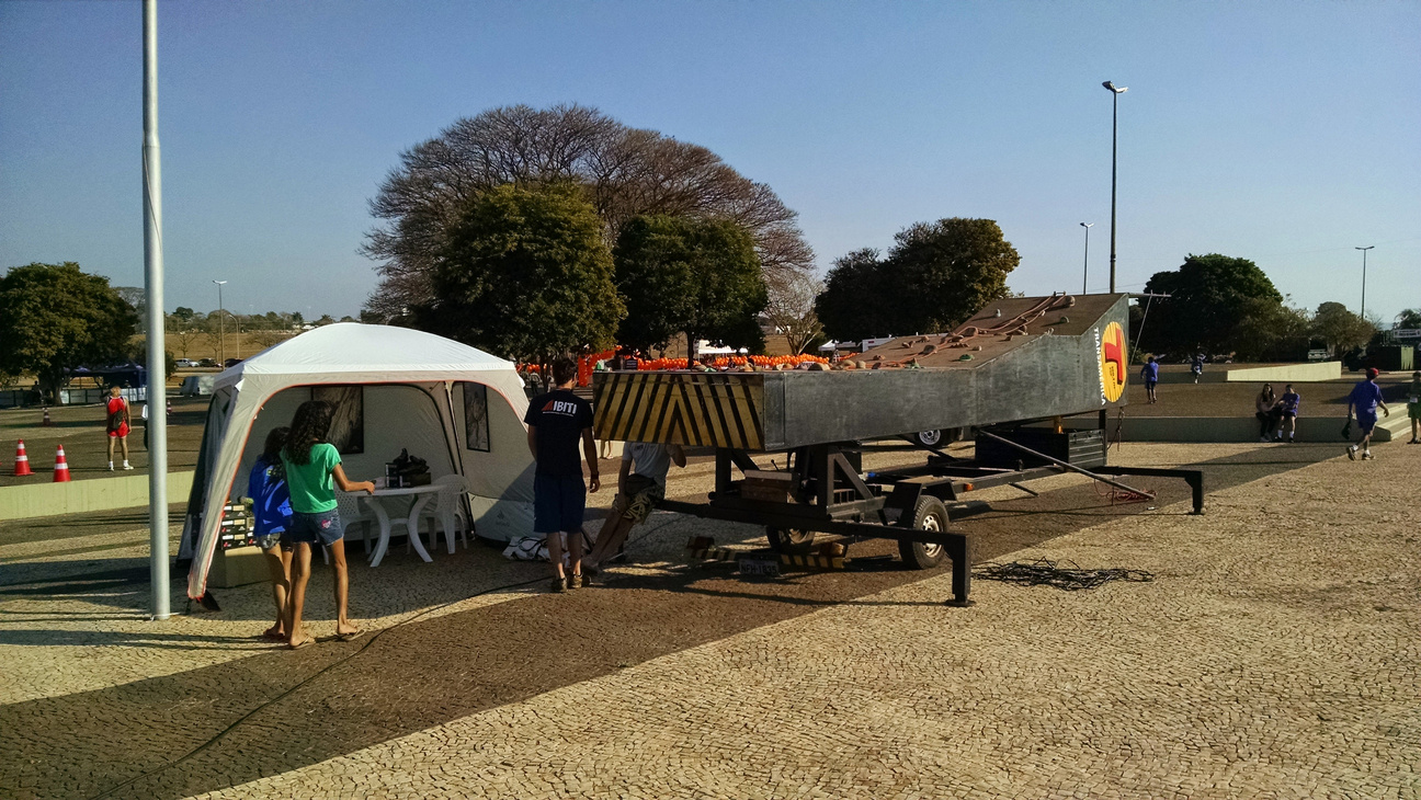 Estrutura modular da Vértice em preparação para evento